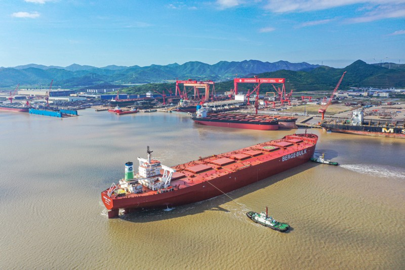 “长宏国际”维修40万吨矿砂船